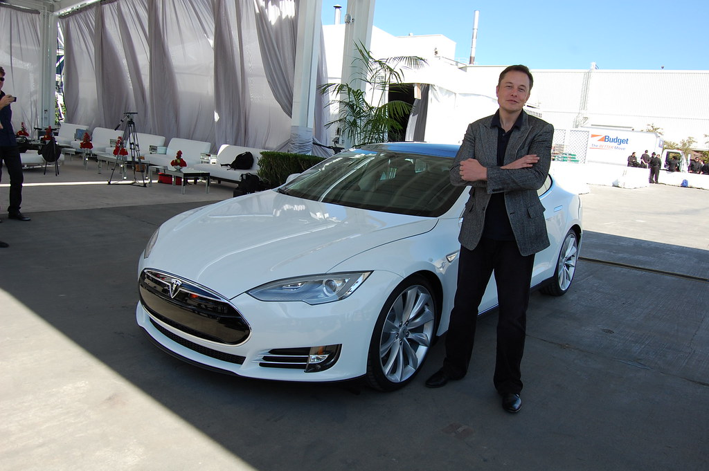 ``Tesla's new low-priced car'' 3 Models has divided analysts' views