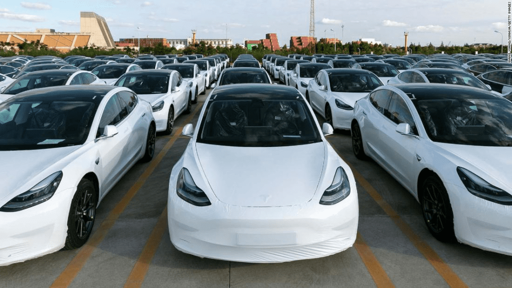 ``Tesla's new low-priced car'' 3 Models has divided analysts' views